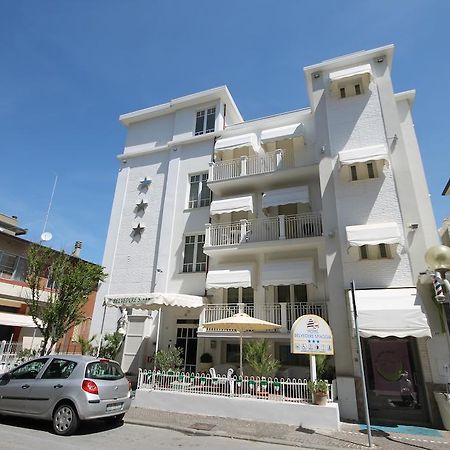 Hotel Belvedere Spiaggia Rimini Luaran gambar